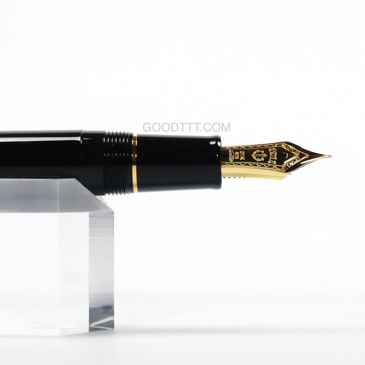 Sailor 1911 Standard Black/Gold Fountain Pen - Fine